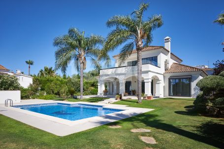Preciosa Villa Reformada en la Zona B, Sotogrande Costa