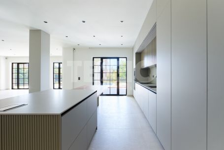 Preciosa Villa Reformada en la Zona B, Sotogrande Costa