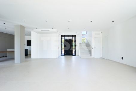 Preciosa Villa Reformada en la Zona B, Sotogrande Costa