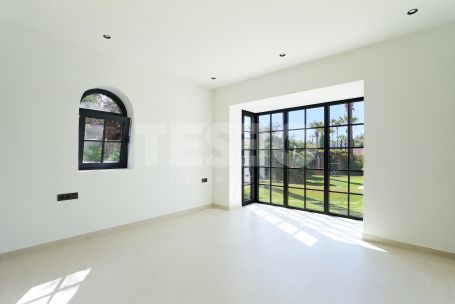 Preciosa Villa Reformada en la Zona B, Sotogrande Costa