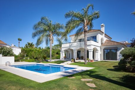 Preciosa Villa Reformada en la Zona B, Sotogrande Costa