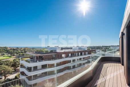 STUNNING PENTHOUSE WITH PANORAMIC VIEWS IN VILLAGE VERDE