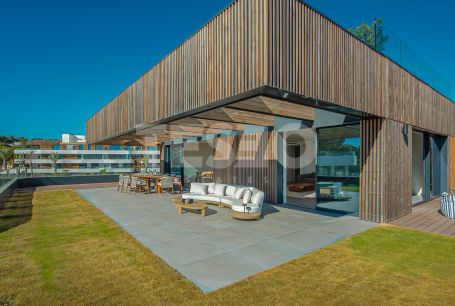 PENTHOUSE ÉPOUSTOUFLANT AVEC VUES PANORAMIQUES À VILLAGE VERDE