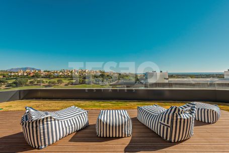 PENTHOUSE ÉPOUSTOUFLANT AVEC VUES PANORAMIQUES À VILLAGE VERDE