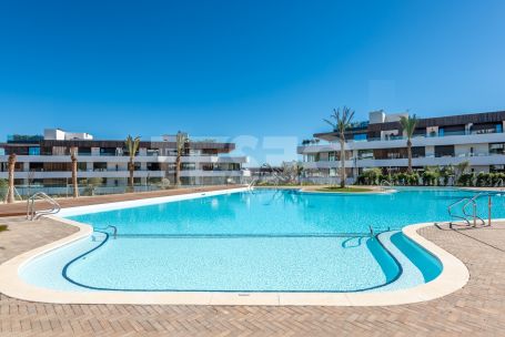 STUNNING PENTHOUSE WITH PANORAMIC VIEWS IN VILLAGE VERDE