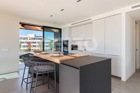 STUNNING PENTHOUSE WITH PANORAMIC VIEWS IN VILLAGE VERDE