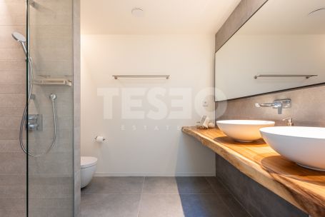 STUNNING PENTHOUSE WITH PANORAMIC VIEWS IN VILLAGE VERDE