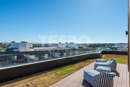 STUNNING PENTHOUSE WITH PANORAMIC VIEWS IN VILLAGE VERDE