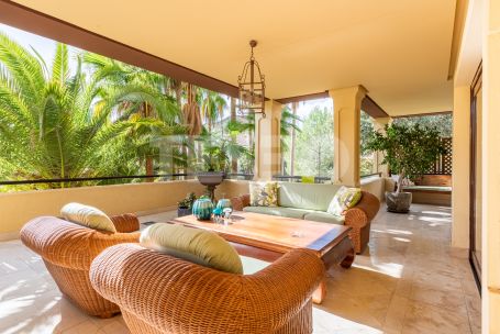 Spaciousness and Privacy in this apartment in the exclusive Valgrande Urbanization