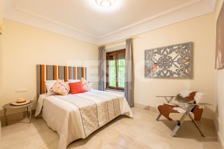 Spaciousness and Privacy in this apartment in the exclusive Valgrande Urbanization