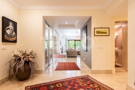 Spaciousness and Privacy in this apartment in the exclusive Valgrande Urbanization