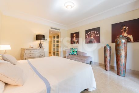 Spaciousness and Privacy in this apartment in the exclusive Valgrande Urbanization