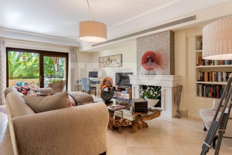 Spaciousness and Privacy in this apartment in the exclusive Valgrande Urbanization