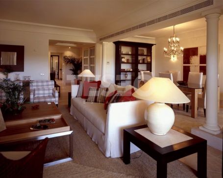 Spaciousness and Privacy in this apartment in the exclusive Valgrande Urbanization