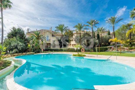 Spaciousness and Privacy in this apartment in the exclusive Valgrande Urbanization