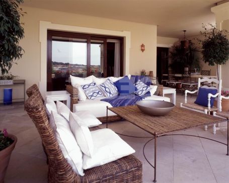 Spaciousness and Privacy in this apartment in the exclusive Valgrande Urbanization