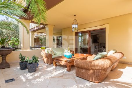 Spaciousness and Privacy in this apartment in the exclusive Valgrande Urbanization