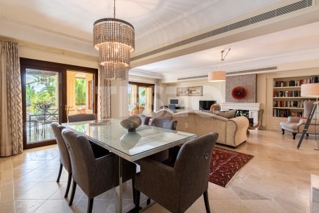 Spaciousness and Privacy in this apartment in the exclusive Valgrande Urbanization