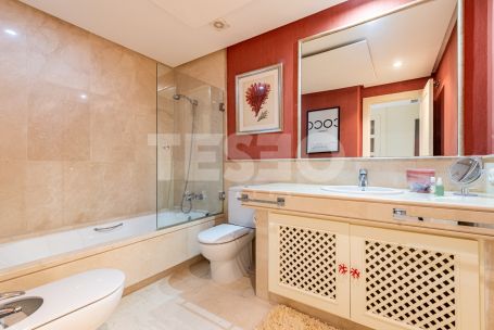 Spaciousness and Privacy in this apartment in the exclusive Valgrande Urbanization