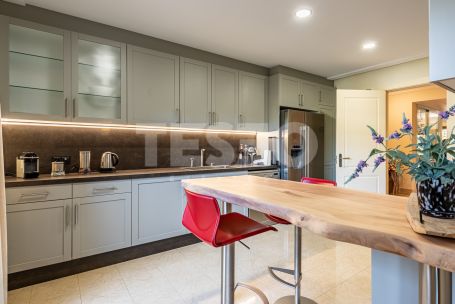 Spaciousness and Privacy in this apartment in the exclusive Valgrande Urbanization