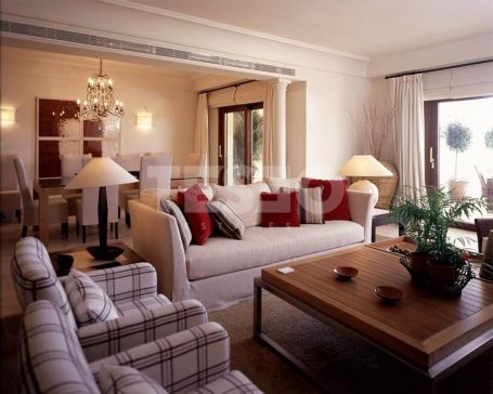 Spaciousness and Privacy in this apartment in the exclusive Valgrande Urbanization