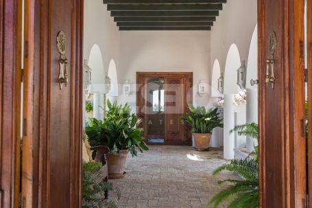 EXCLUSIVE - Stunning Andalucian style villa frontline to the Real golf course