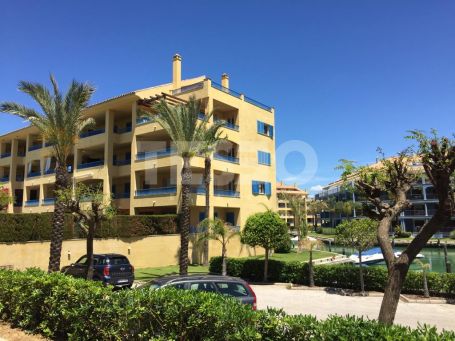 Apartamento en alquiler en Guadalmarina, Sotogrande