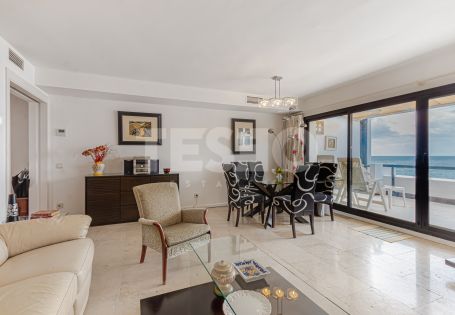 Spacious 3-bedroom apartment in PASEO DEL RIO with amazing Sea Views