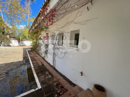 Villa to renovate in the area of Kings and Queens, Sotogrande Costa