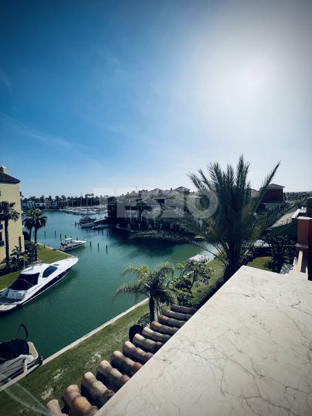 Penthouse de luxe avec vue panoramique sur la mer à Sotogrande