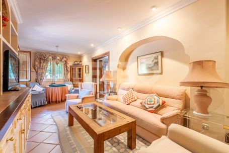 Elegant Villa in Kings &amp; Queens, overlooking the iconic 7th hole of the Royal Golf Course of Sotogrande