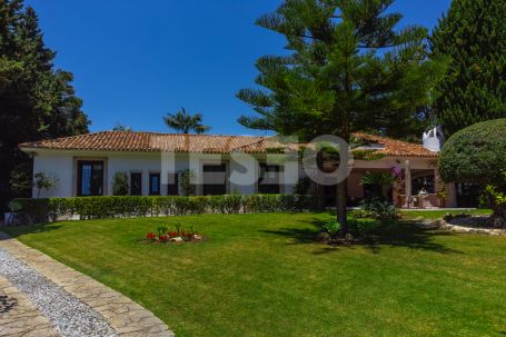 Charming traditional villa for sale in King and Queen area