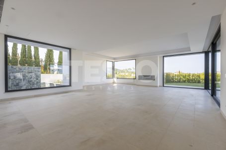 Villa Gardenia. VILLA MODERNE AVEC VUES EXCEPTIONNELLES À SOTOGRANDE ALTO