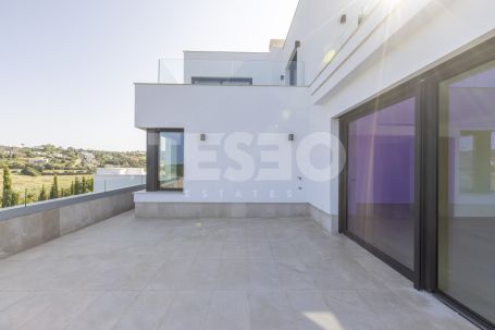 Villa Gardenia. VILLA MODERNE AVEC VUES EXCEPTIONNELLES À SOTOGRANDE ALTO