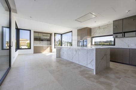 Villa Gardenia. VILLA MODERNE AVEC VUES EXCEPTIONNELLES À SOTOGRANDE ALTO