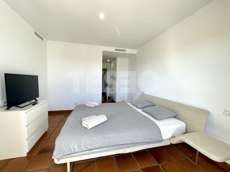 SPACIOUS THREE BEDROOM TOWNHOUSE WITH STUNNING VIEWS IN LOS CORTIJOS DE LA RESERVA FOR SALE