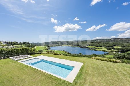 Superbe villa construite par Charles Kent en 2024 avec de belles vues.
