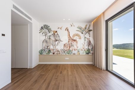 Superbe villa construite par Charles Kent en 2024 avec de belles vues.