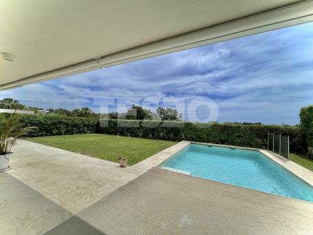 SPECTACULAR 4 BEDROOM GROUND FLOOR APARTMENT WITH PRIVATE GARDEN AND SWIMMING POOL. POLO GARDENS