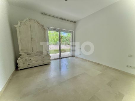 SPECTACULAR 4 BEDROOM GROUND FLOOR APARTMENT WITH PRIVATE GARDEN AND SWIMMING POOL. POLO GARDENS