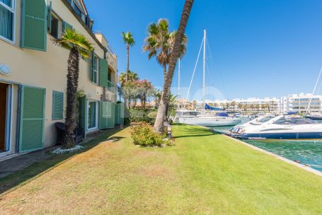 Spacious duplex apartment in the exclusive Ribera del Candil, less than 100 meters from Playa de los Catamaranes.