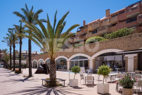 Beeindruckende Erdgeschosswohnung mit 2 Schlafzimmern und Südausrichtung in der exklusiven Ribera del Marlín, Sotogrande.