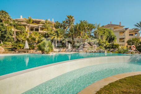 Wonderful apartment located in the prestigious urbanization of Valgrande, unfurnished.