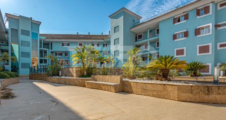 Luxuriöses Apartment in der Sotogrande Marina mit Blick auf die Isla Carey