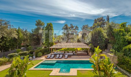 Magnífica villa lindando con el campo de Valderrama Golf.