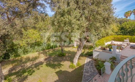 Magnifique villa située dans le quartier prestigieux bordant le golf de Valderrama.