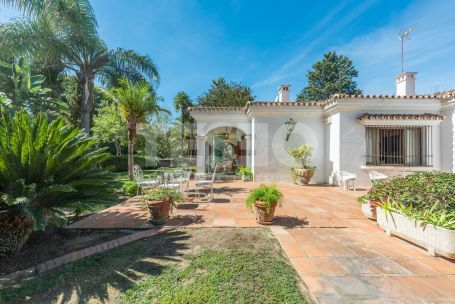 Preciosa Villa en Sotogrande Costa, Sotogrande.