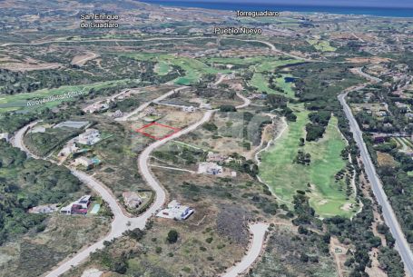 Schönes Grundstück mit Südausrichtung und Meerblick in La Reserva de Sotogrande.