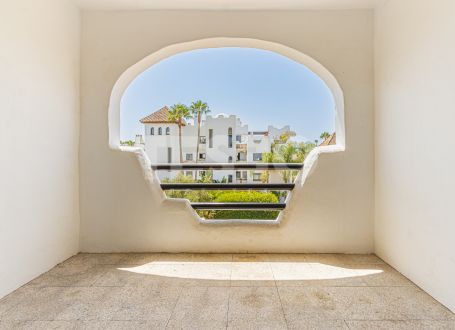 Maravilloso apartamento situado en la prestigiosa urbanización El Polo de Sotogrande.