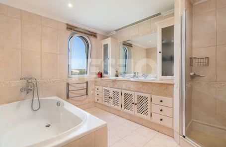 Beautiful Andalusian style villa in Sotogrande Alto